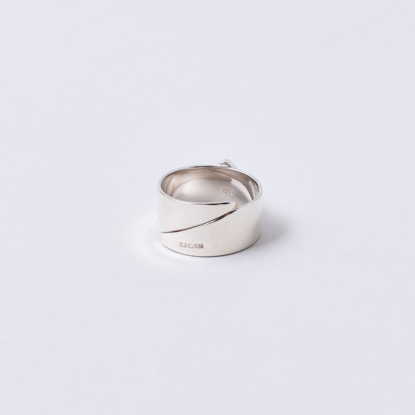 justerbar silverring med stämpel