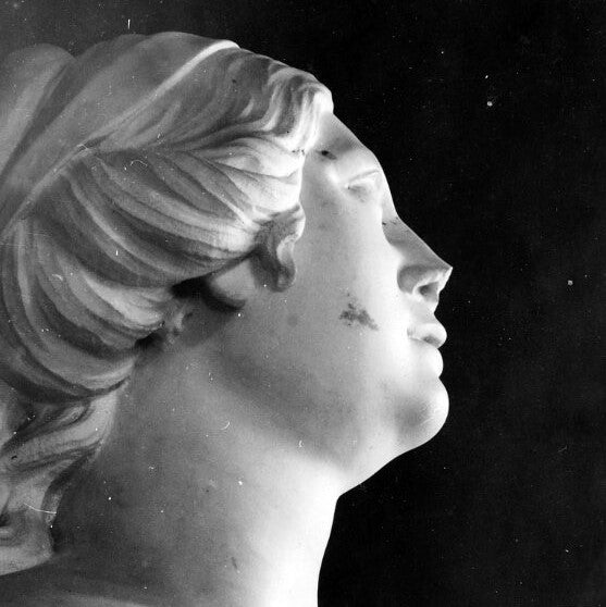 marmorskulpturen urania från nationalmuseum