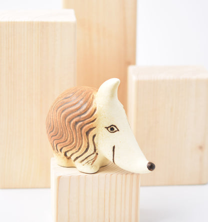 Skulpturen Omar från Lisa Larsons serie Okända djur