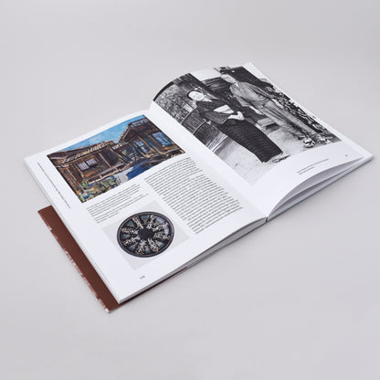 insida i boken Wilhelm Kåge & Shōji Hamada utgiven av Nationalmuseum