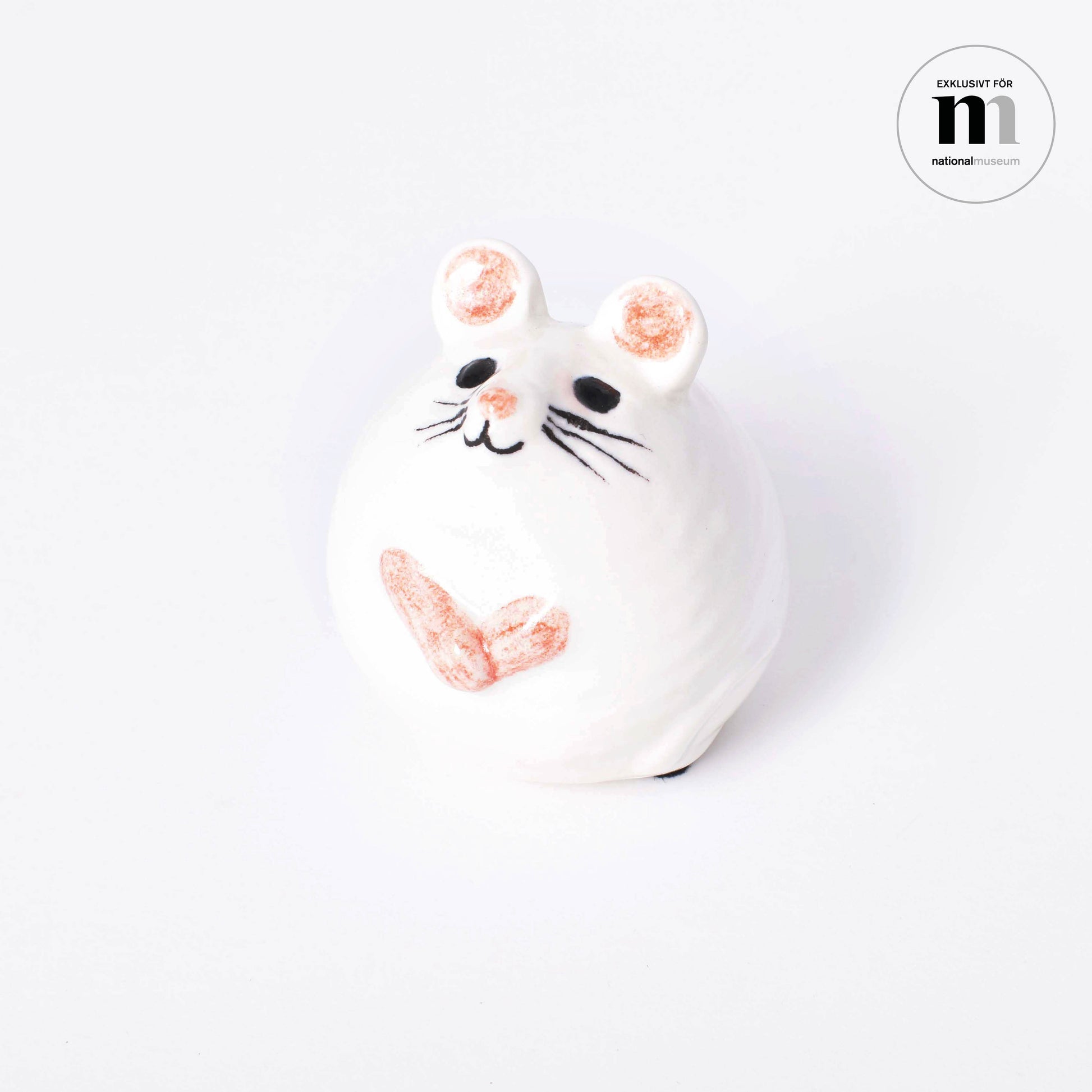 Mus av Lisa Larson i vitt och rosa exklusivt för Nationalmuseum