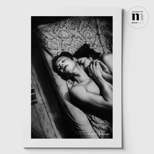 Svartvit A3 affisch med fotografi av Anders Petersen från utställningen the left shore på nationalmuseum