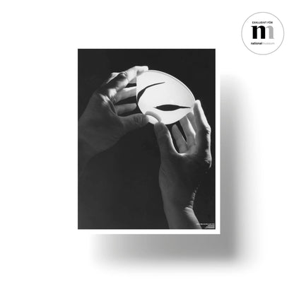 svartvit affisch med Wilhelm Kåges skål Cintra från NAtionalmuseum