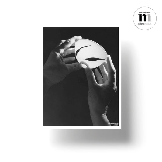 svartvit affisch med Wilhelm Kåges skål Cintra från NAtionalmuseum