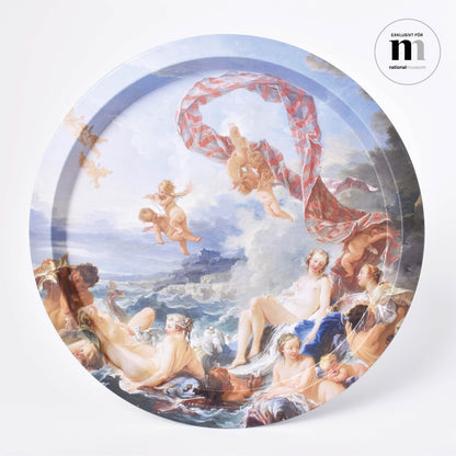 rund bricka i plåt med målningen Venus Triumf från Nationallmuseum