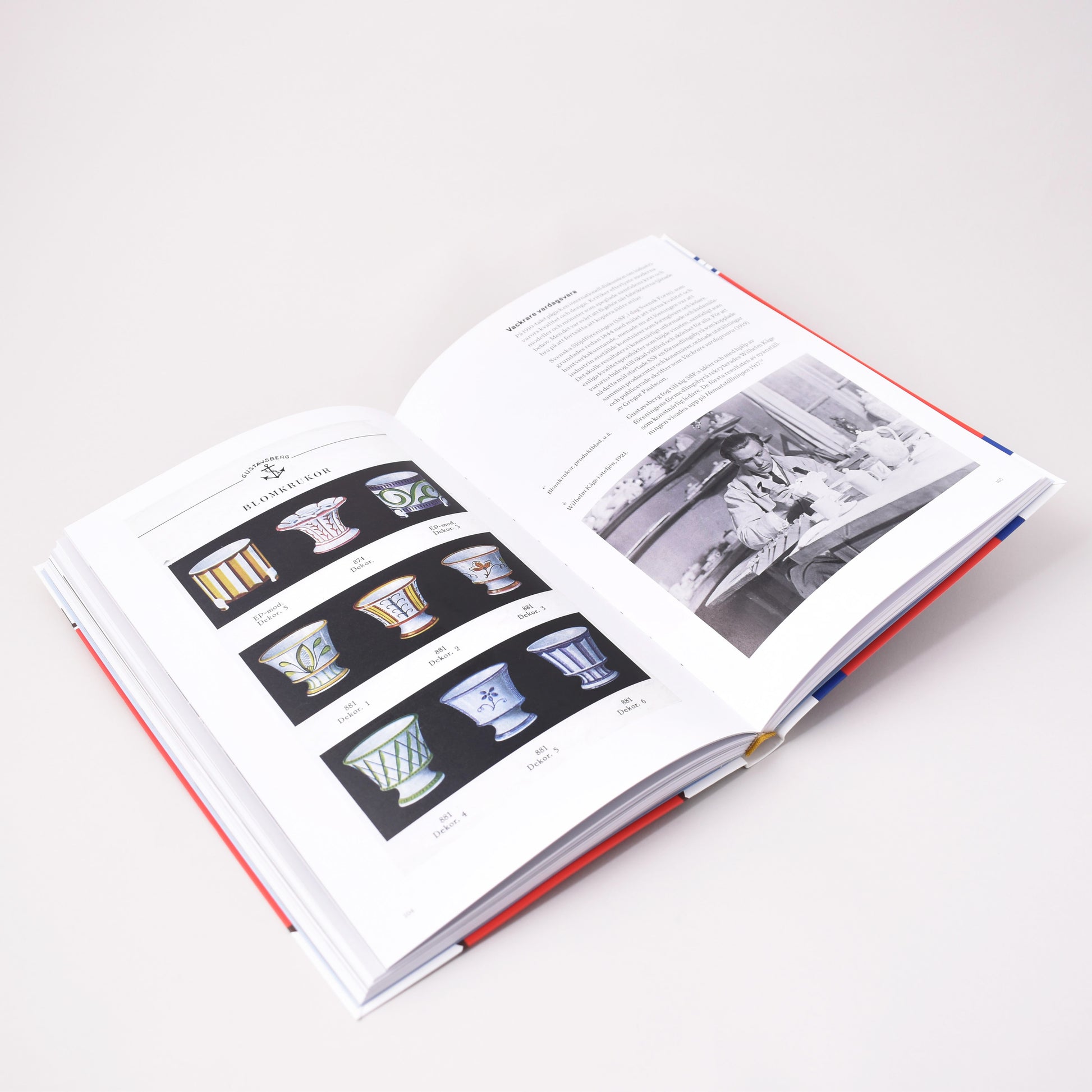 Insida i Boken Gustavsberg från Nationalmuseum med bild på Wilhelm Kåge