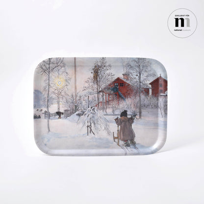Bricka i trä med Carl Larssons akvarell Gården och brygghuset från Nationalmuseum