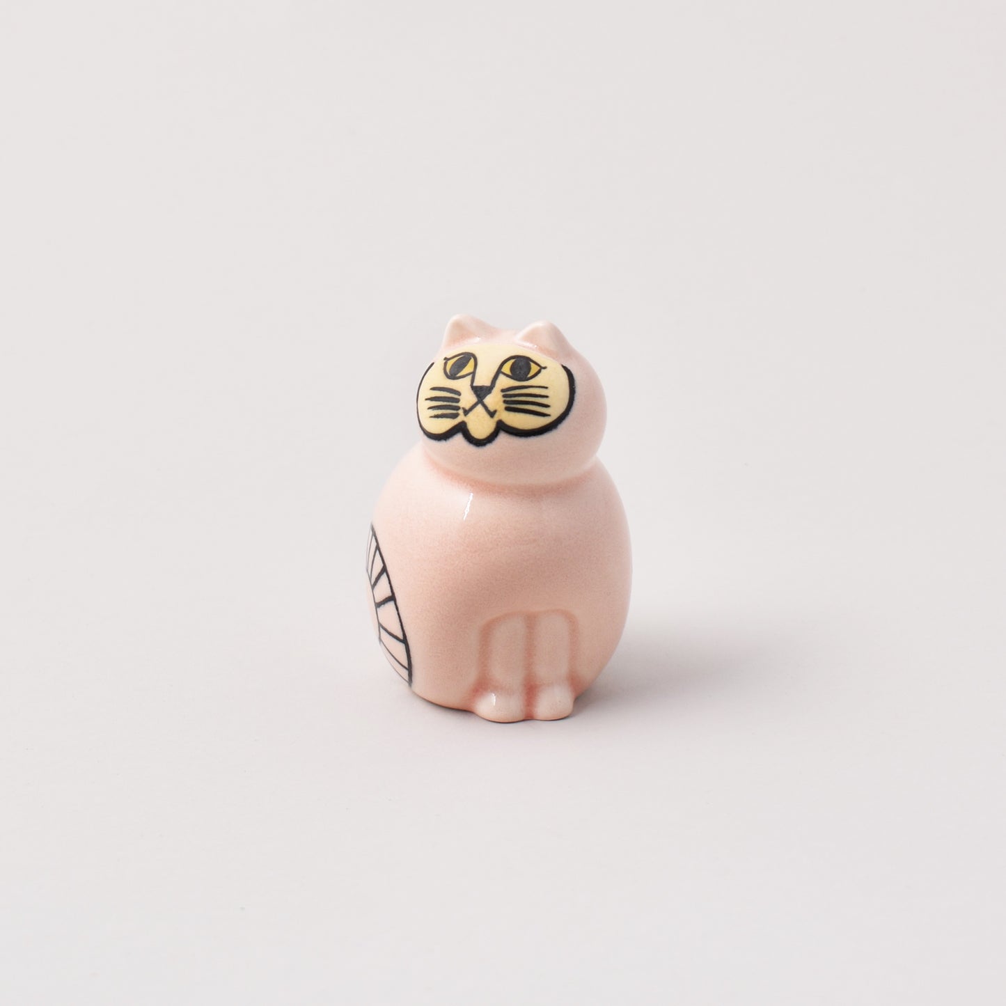 keramikfigurinen Mia av Lisa Larson som rosa katt 