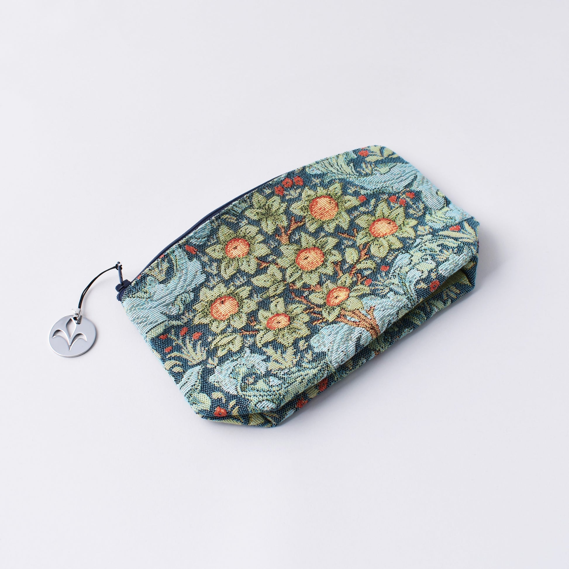 VAcker necessär med blommor och apelsiner inspirerat av William Morris från Art de Lys