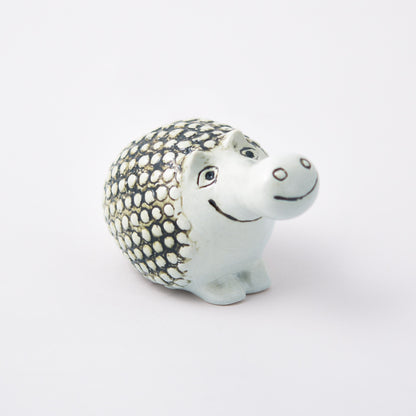 Blå figurin av Lisa Larson med namnet Olivia från Nationalmuseum