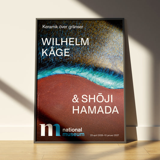 poster 50x70cm i svart ram från utställningen Kåge & Hamada på Nationalmuseum