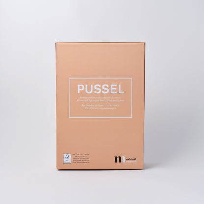 baksida av förpackning till pussel med blomsterstilleben från Nationalmuseum