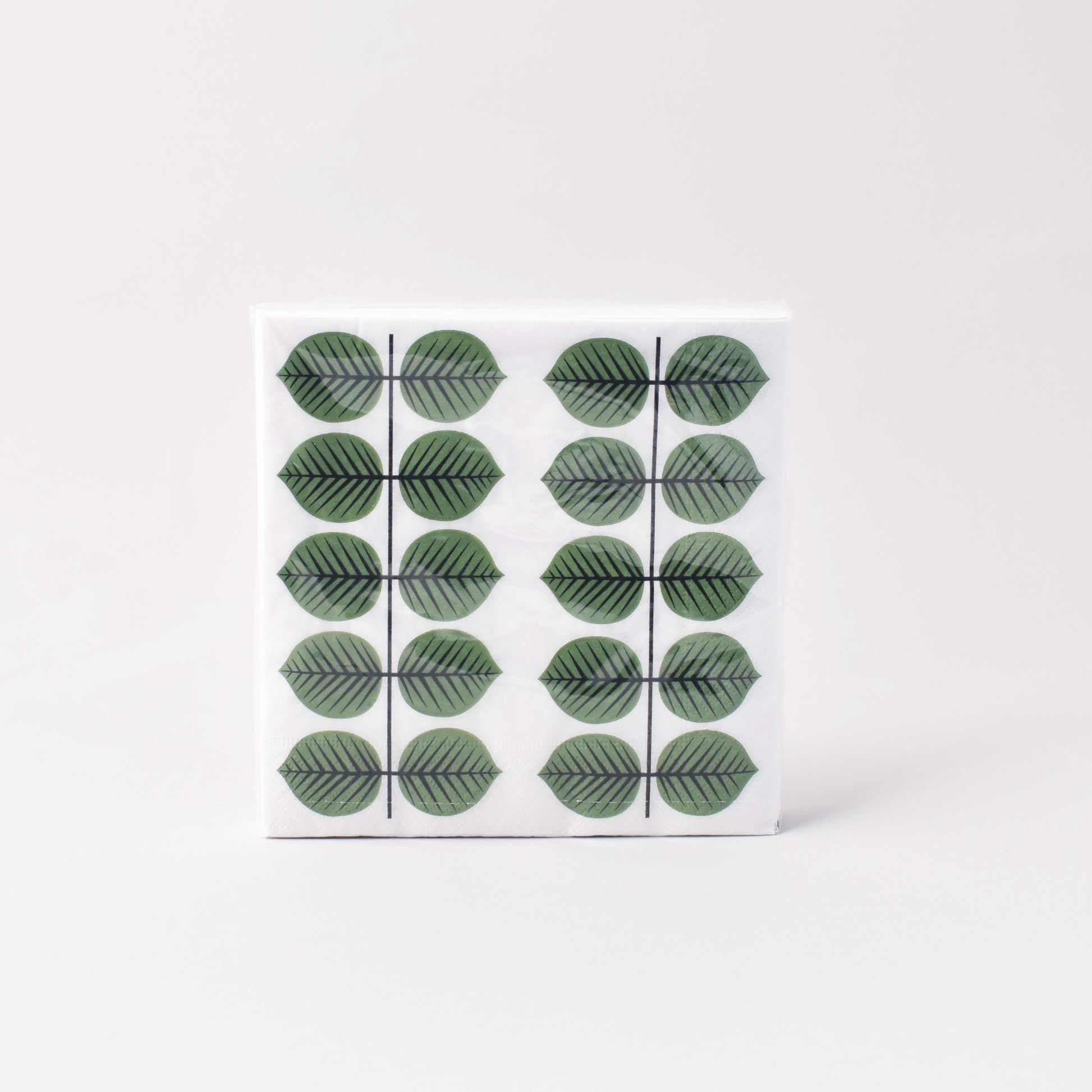 vita servetter med Stig Lindbergs klassiska mönster Berså