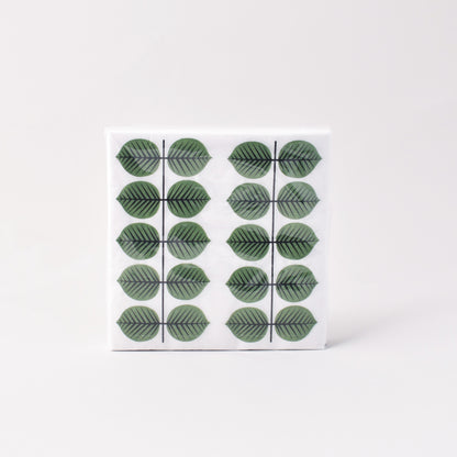 vita servetter med Stig Lindbergs klassiska mönster Berså