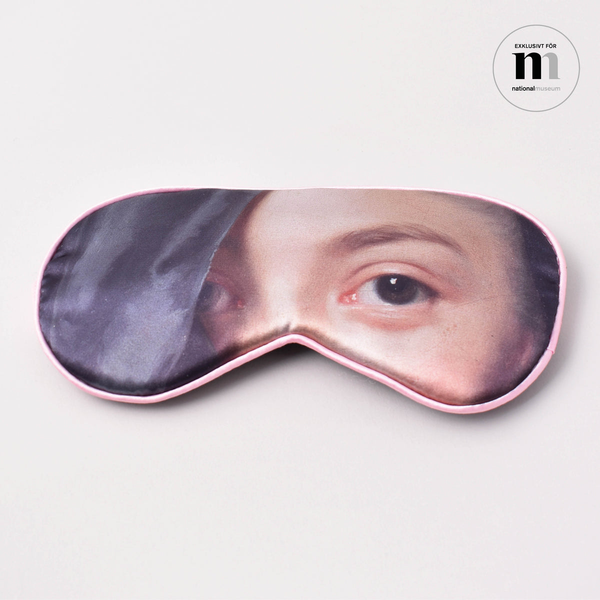 sovmask med målningen damen med slöjan från Nationalmuseums samlingar