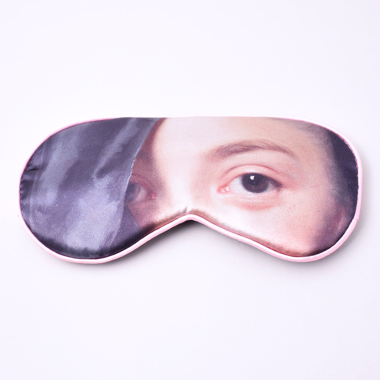 Sovmask | Damen med slöjan