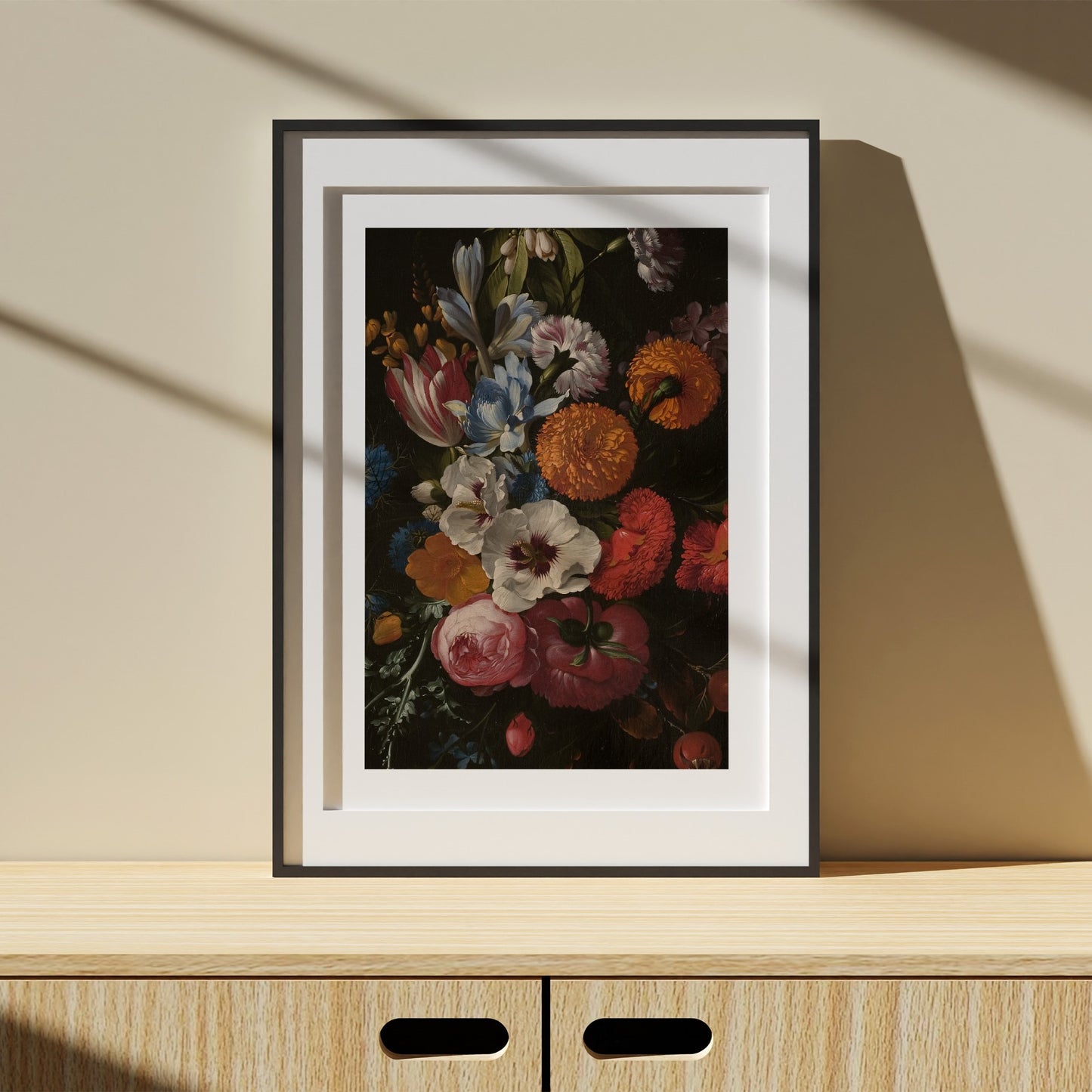 poster i svart ram med blomsterstilleben från Nationalmuseum