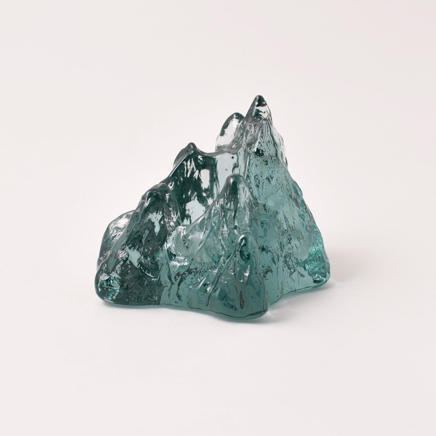 ny vacker glaslykta i grön färg från kosta boda i återanvänt glas