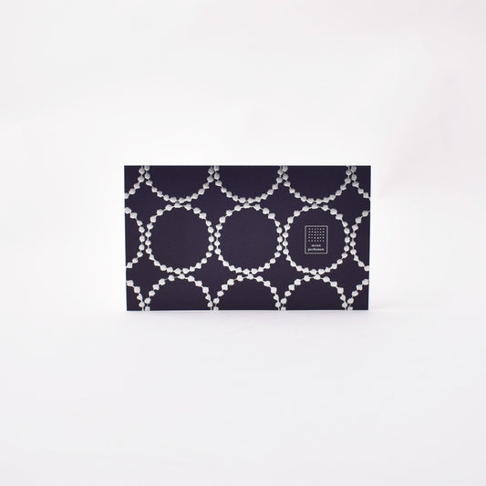 mörkblått och silvrigt vykort från minä perhonen