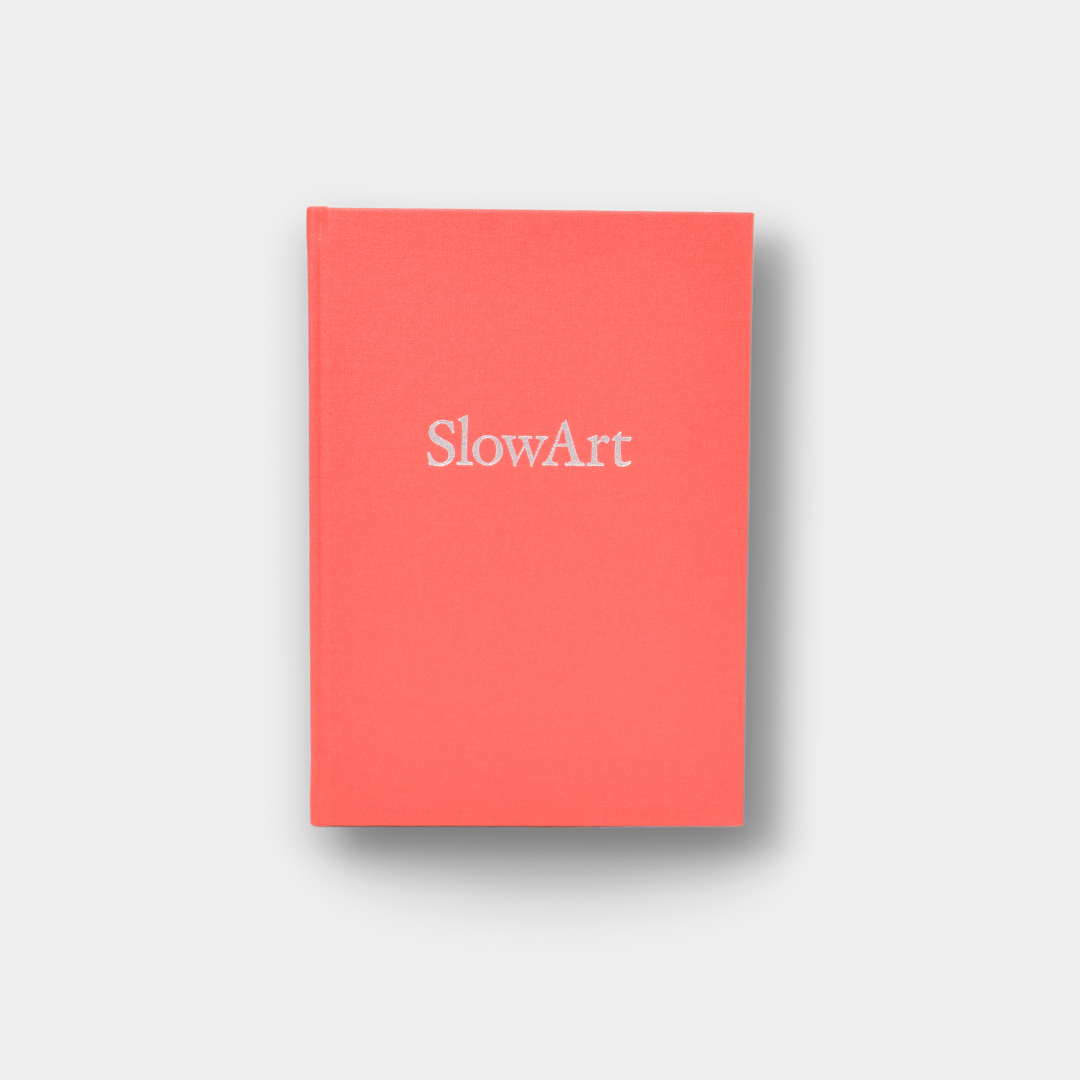 framsida i rött till boken slowart av nationalmuseum