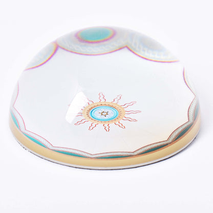 Brevpress i glas med motiv av takrosett i Överintendentens gamla kontor på Nationalmuseum