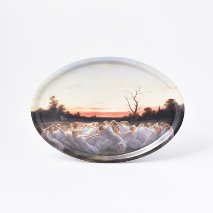 oval bricka med Nils Blommérs målning Ängsälvor