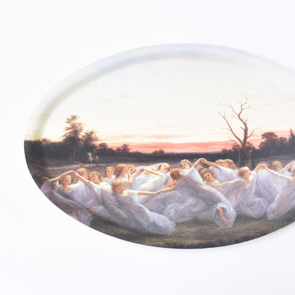 Oval bricka med målningen Ängsälvor