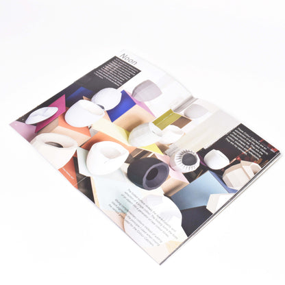 insida i häftet om hella jongerius utställning breathing colour med bild från utställningen