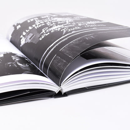 Bindningen till utställningskatalogen om fotografen Christer Strömholm