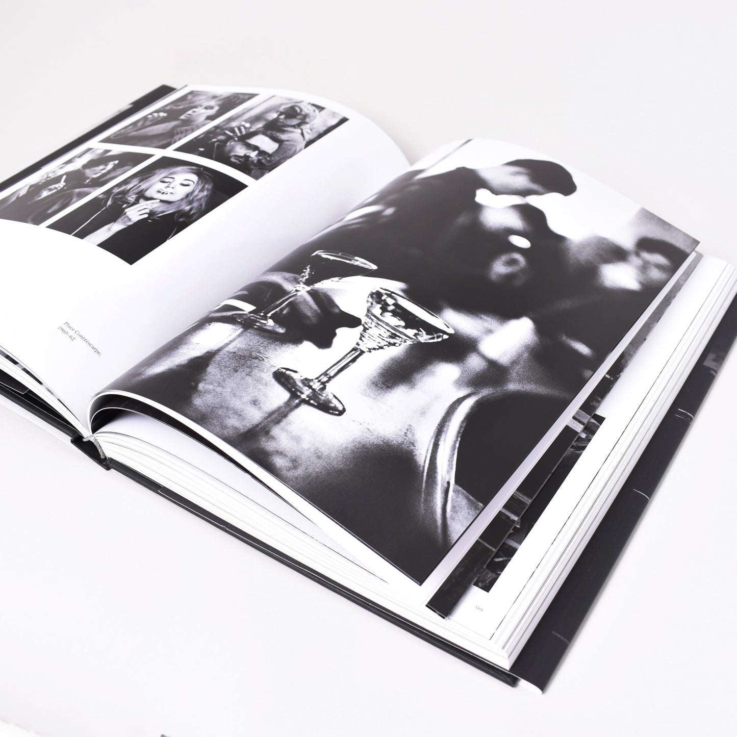 Insida i Nationalmuseums bok utställningskatalog Christer Strömholm med 5 svartvita fotografier