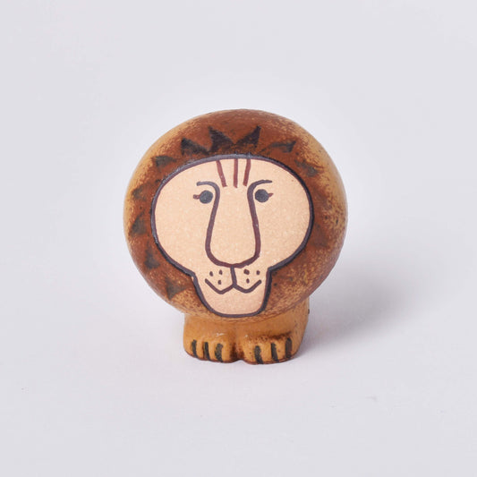 Lisa Larson lejon i lera framifrån