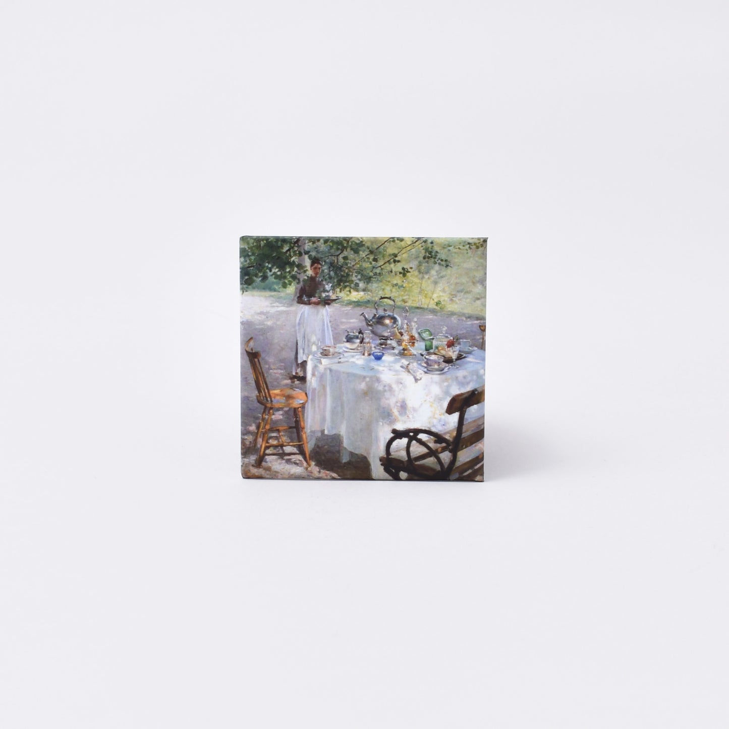 Kvadratisk magnet med målningen frukostdags från Nationalmuseums samlingar