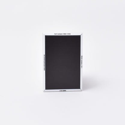 Baksida av magnet med Matts Larsson från Nationalmuseum 