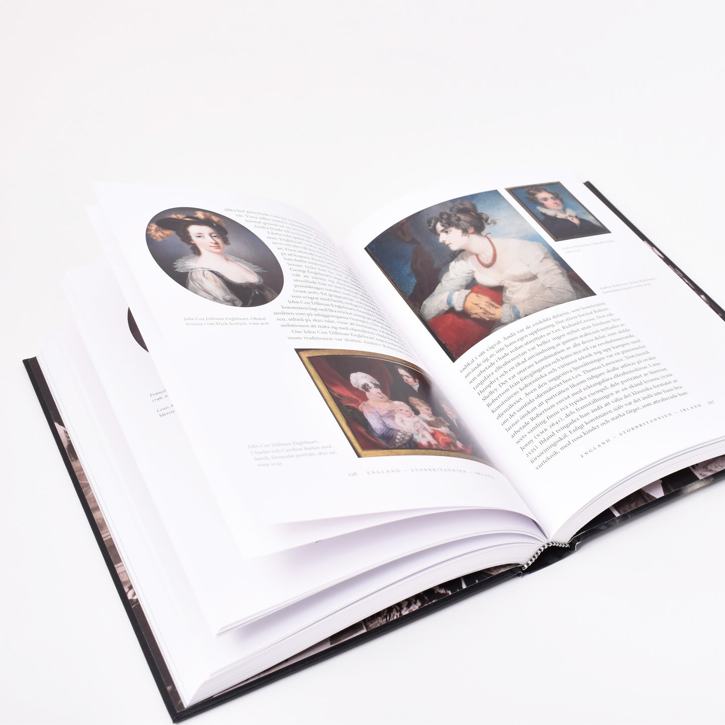 insida i boken Miniatyrmåleri i nationalmuseum med kapitel om kvinnliga porträtt