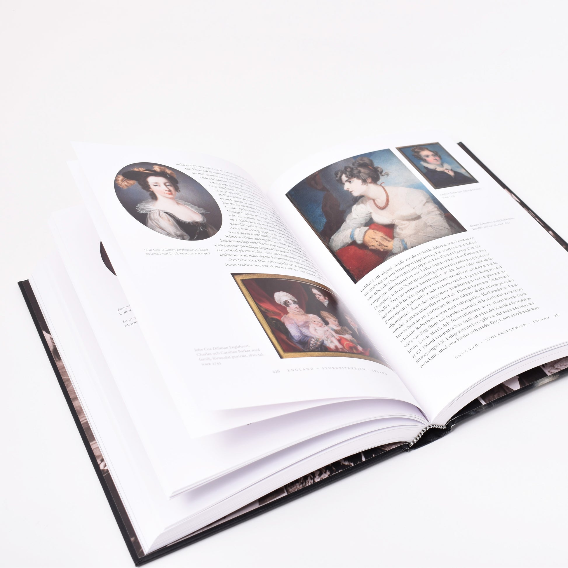 insida i boken Miniatyrmåleri i nationalmuseum med kapitel om kvinnliga porträtt