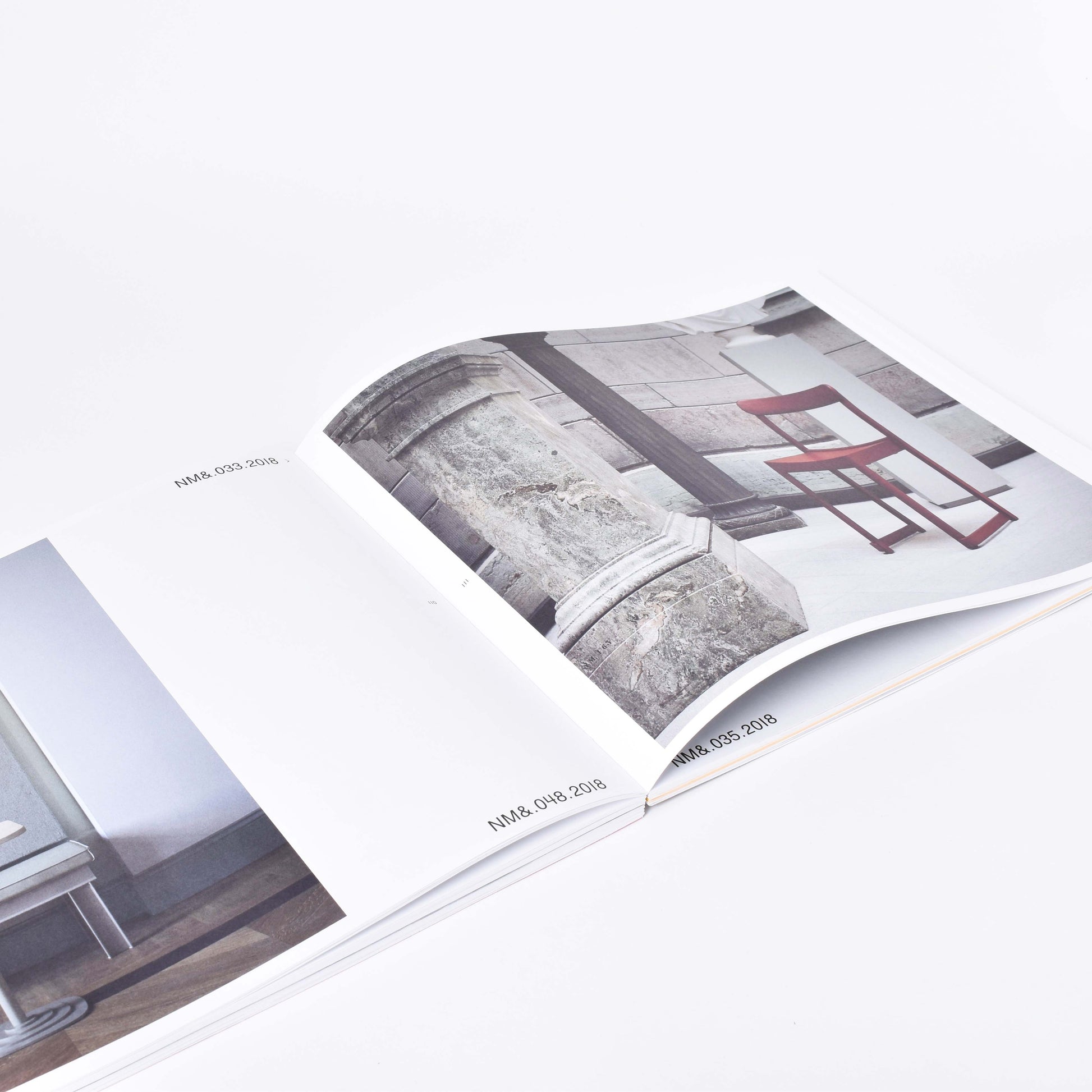 Uppslagen sida av "En ny samling"