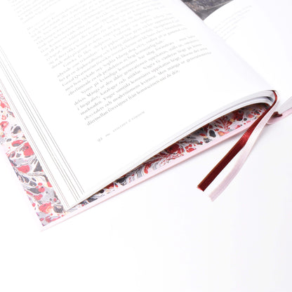 Blommig insida till boken "Stolthet och fördom"